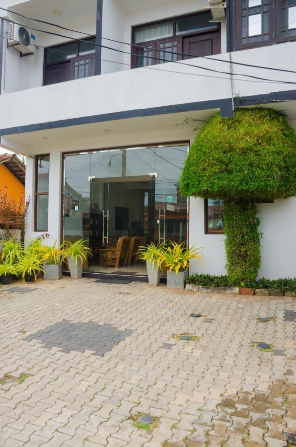Zendara Hotel Негомбо Екстериор снимка
